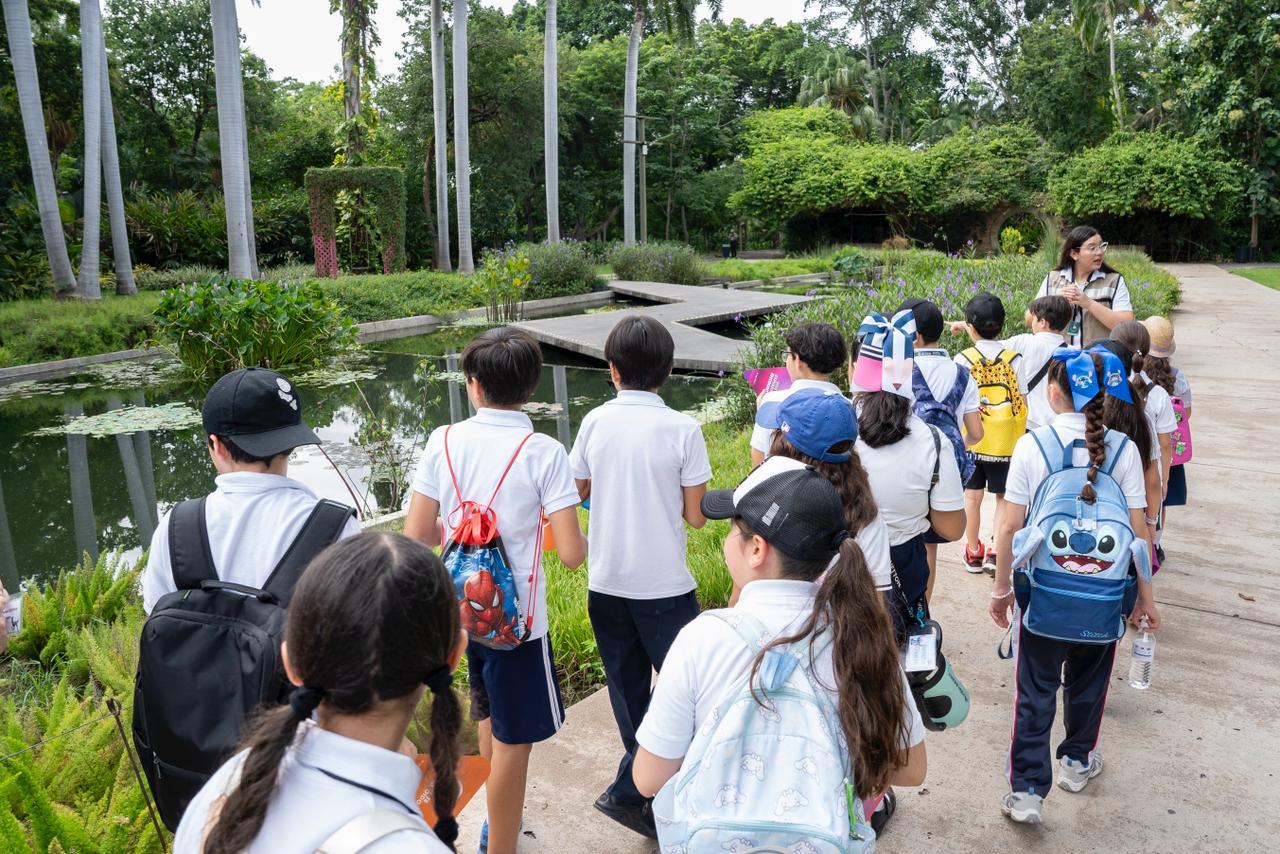 Alumnos de educación básica vive El Viaje Botánico, en Culiacán