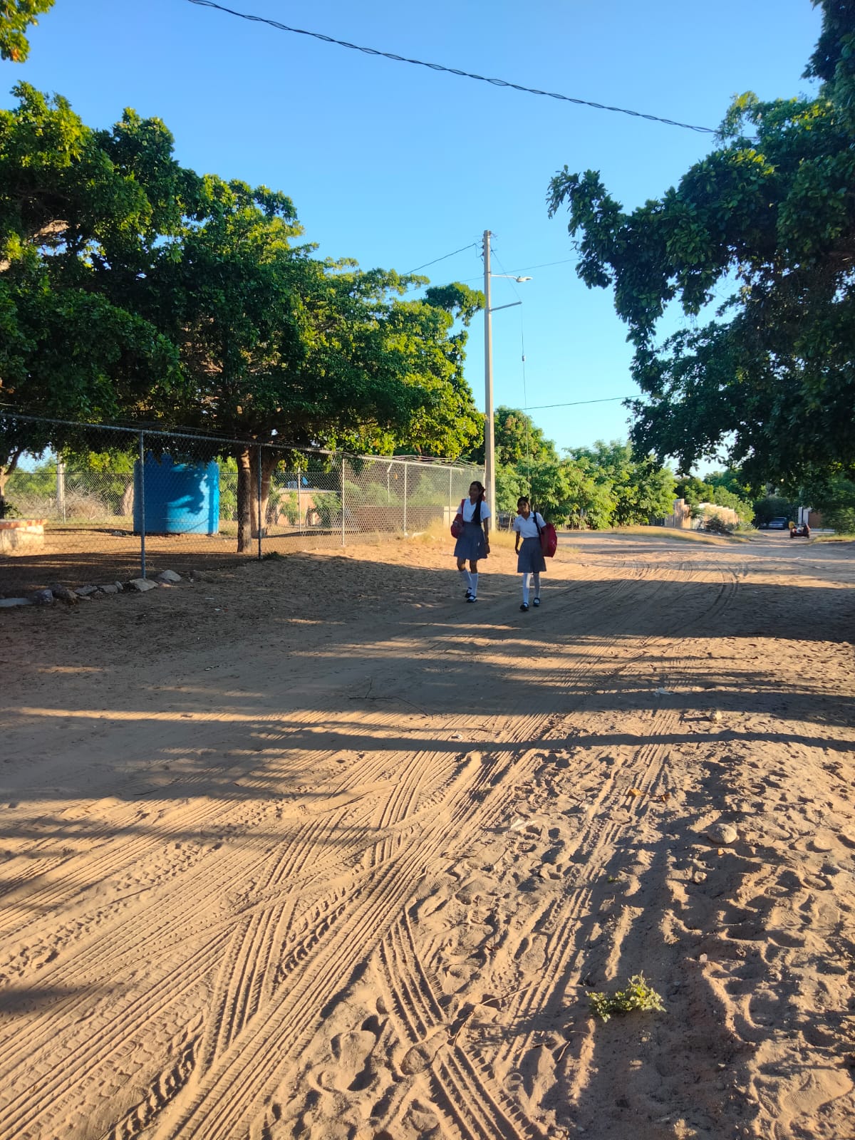 Regresan a clases en escuelas de El Jitzamuri, Ahome