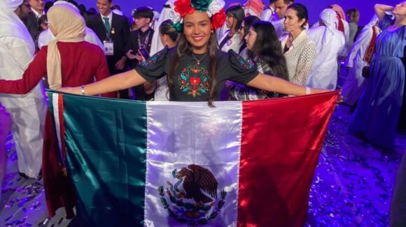 ¡Orgullo mochitense! Andrea Villanazul representa a México en Exposciences Internacional ESI 2025 en Abu Dhabi