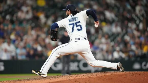 Andrés Muñoz salva y los Marineros empatan la Serie Divisional; Yankees cerca de la eliminación