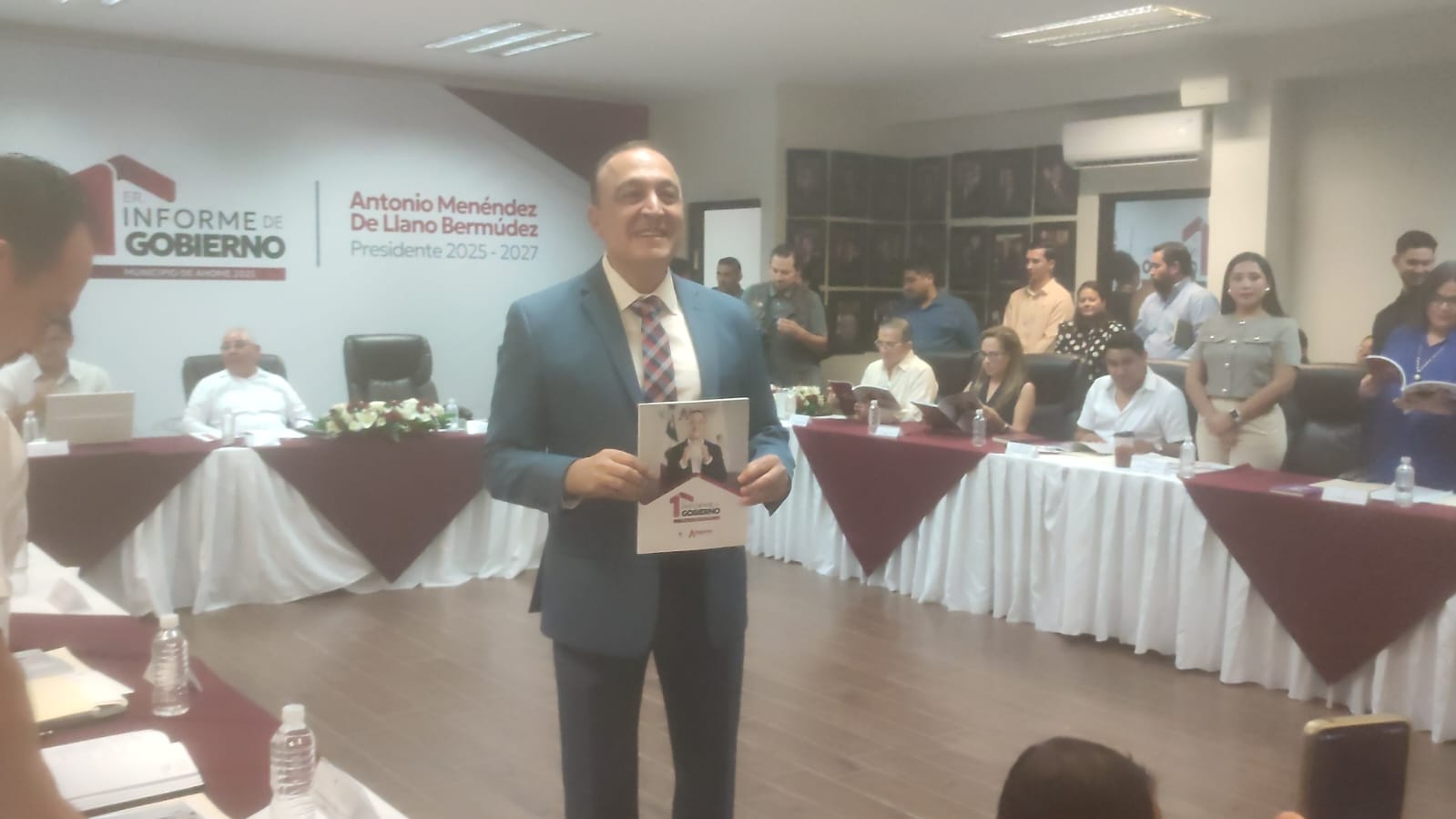 primer informe de Gobierno el alcalde Antonio Menéndez de Llano Bermúdez.