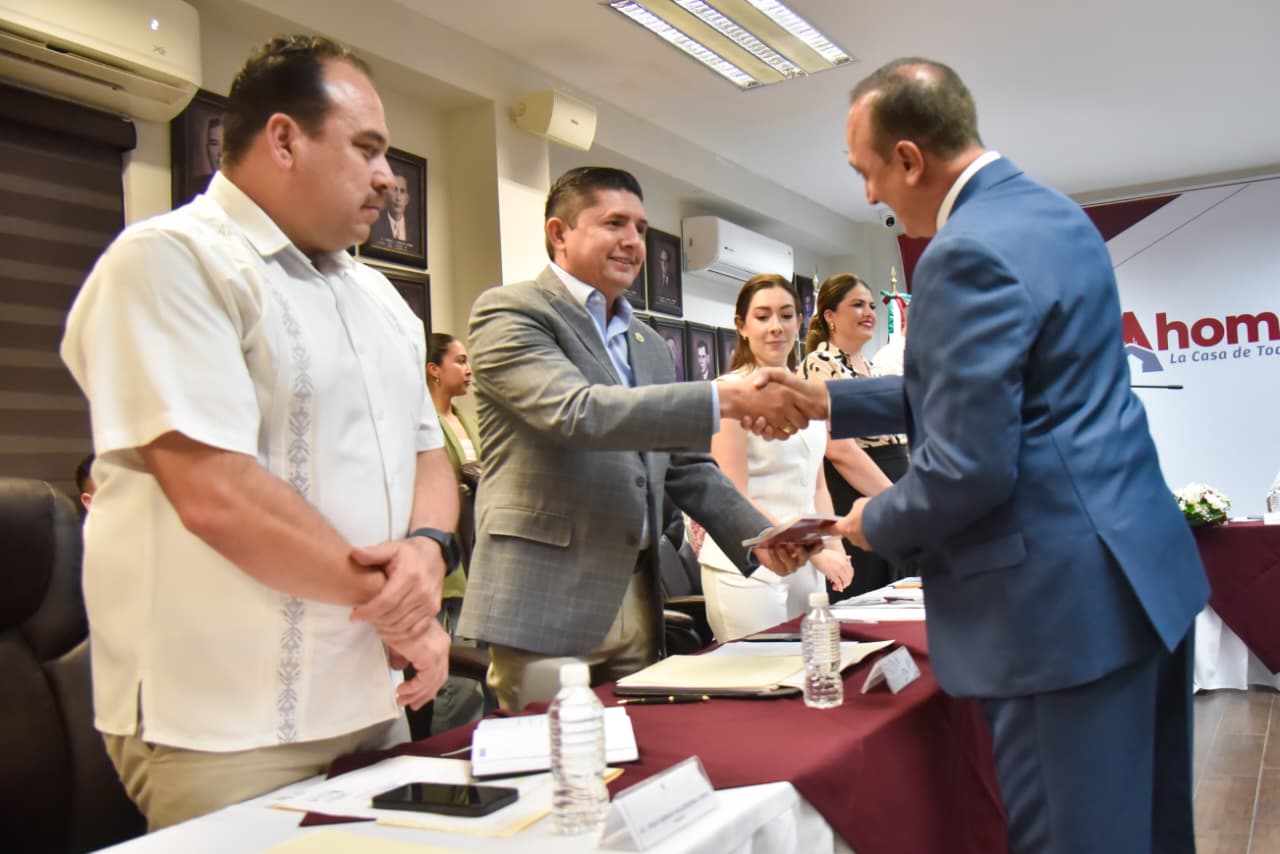 primer informe de Gobierno el alcalde Antonio Menéndez de Llano Bermúdez.
