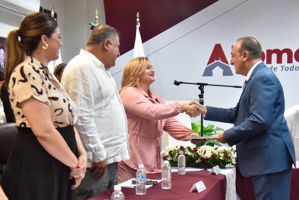 primer informe de Gobierno el alcalde Antonio Menéndez de Llano Bermúdez.