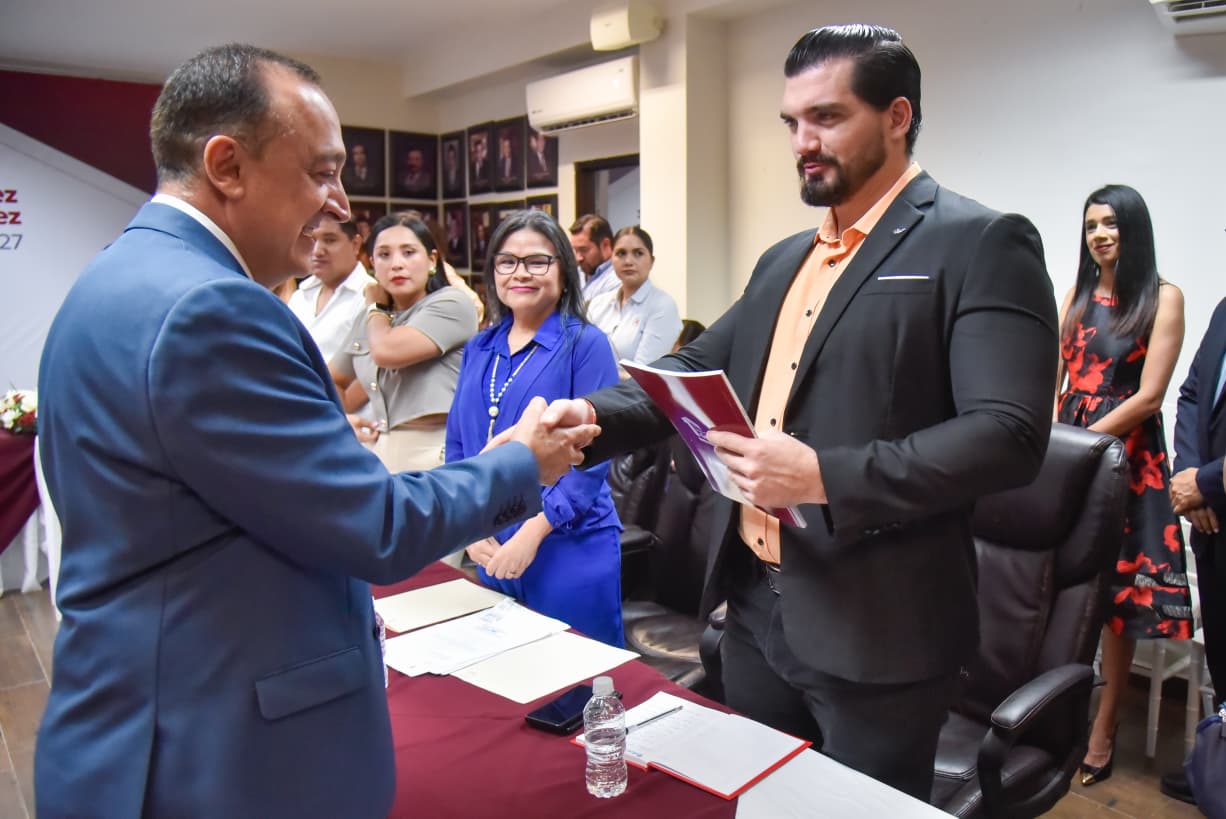 primer informe de Gobierno el alcalde Antonio Menéndez de Llano Bermúdez.
