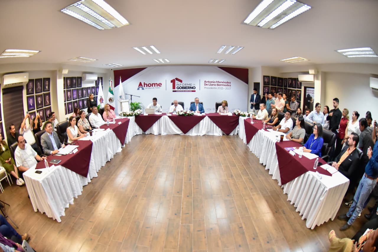 primer informe de Gobierno el alcalde Antonio Menéndez de Llano Bermúdez.