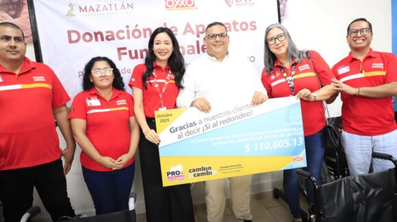 DIF Mazatlán y OXXO entregan aparatos funcionales; donan más de 110 mil pesos para apoyar a familias vulnerables