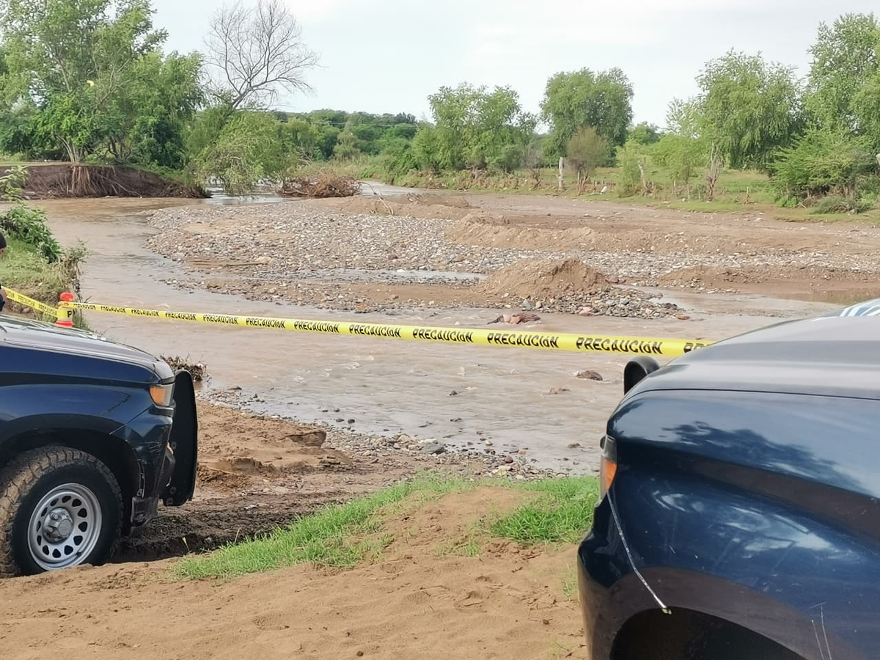 aparece hombre muerto en el rio mocorito