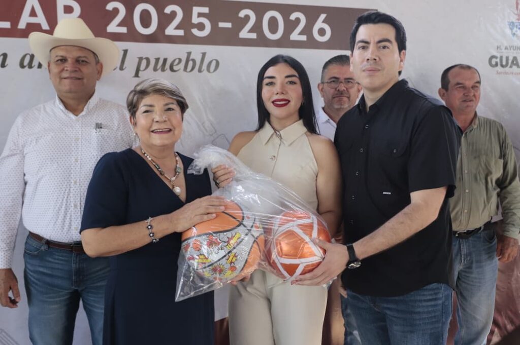 Entregan apoyos en Cobaes 47 en Guasave
