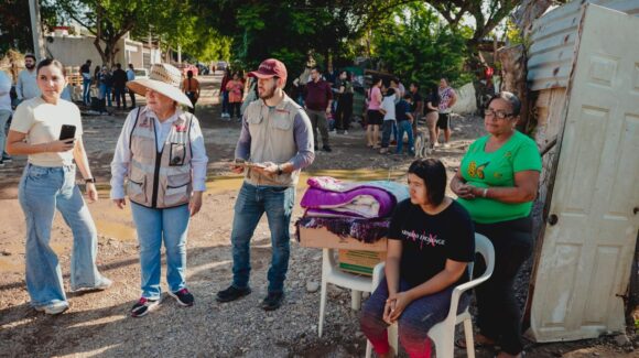 DIF Sinaloa entrega apoyos a familias afectadas por las lluvias en Culiacán