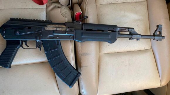 Con armamento exclusivo del Ejército, ‘agarran’ a 7 personas en Tijuana; desmantelan narcolaboratorio en Tecate