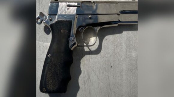 Detienen a 3 personas con armas, radios y vehículos en Culiacán, Sinaloa