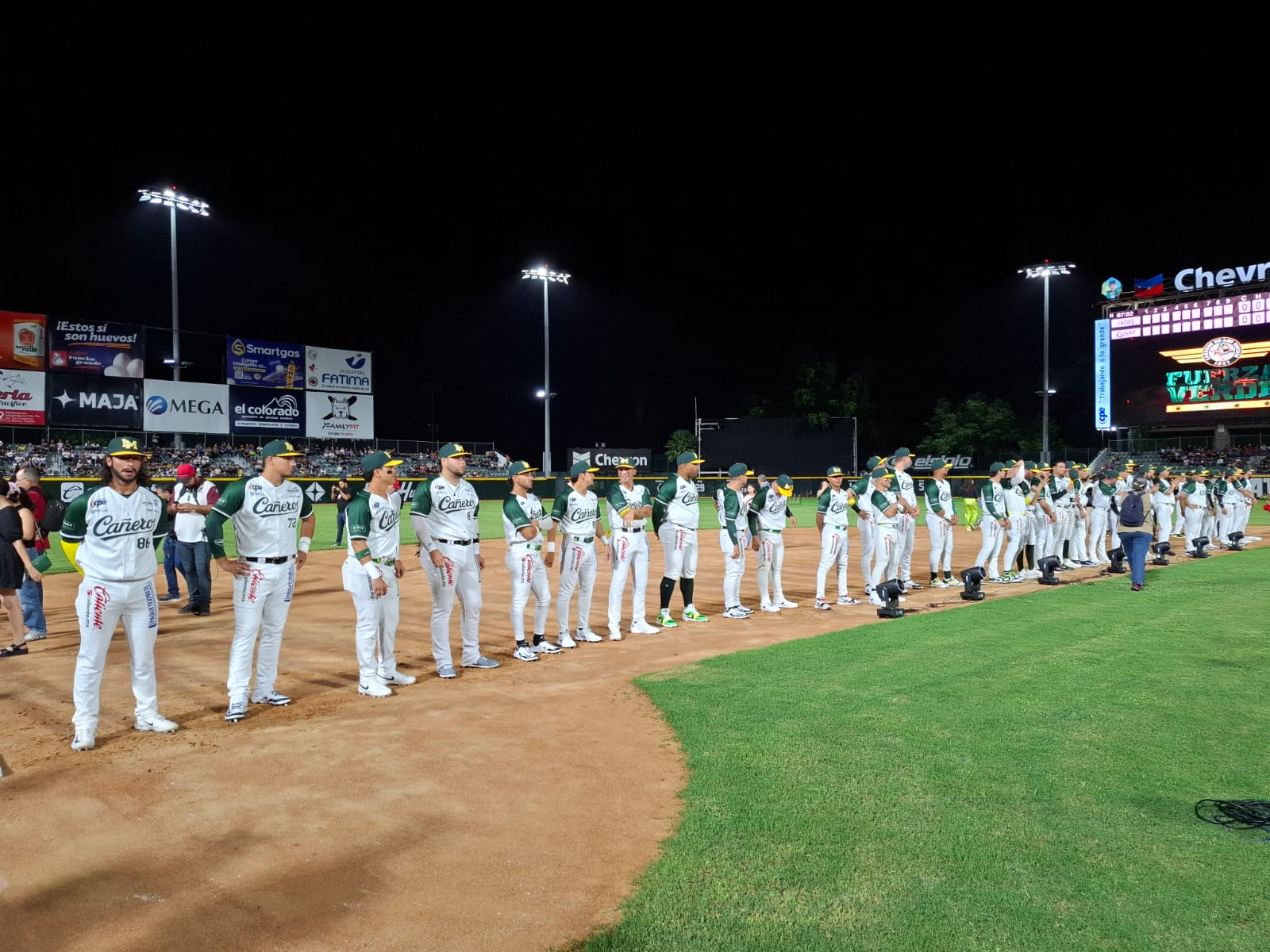 Inicia temporada de beisbol en Los Mochis con encuentro entre Cañeros y Yaquis