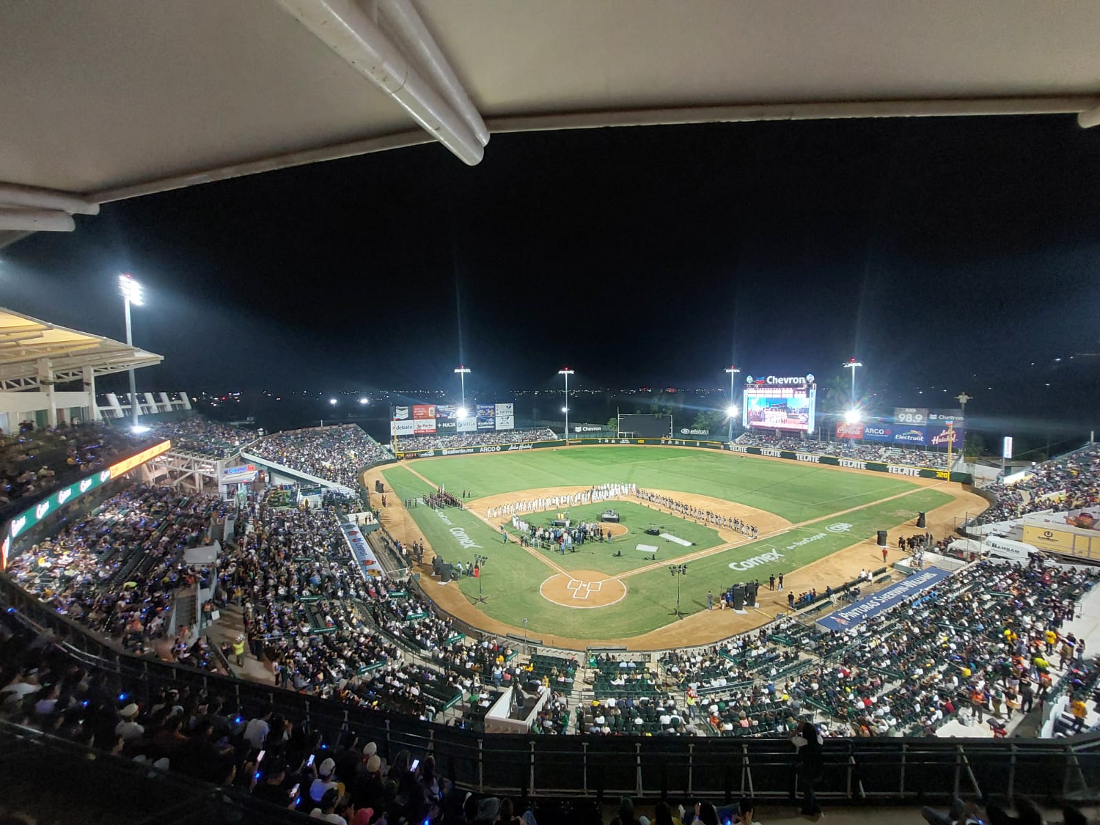 Inicia temporada de beisbol en Los Mochis con encuentro entre Cañeros y Yaquis