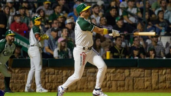 Asael Sánchez entra al libro de récords de la Liga Mexicana del Pacífico