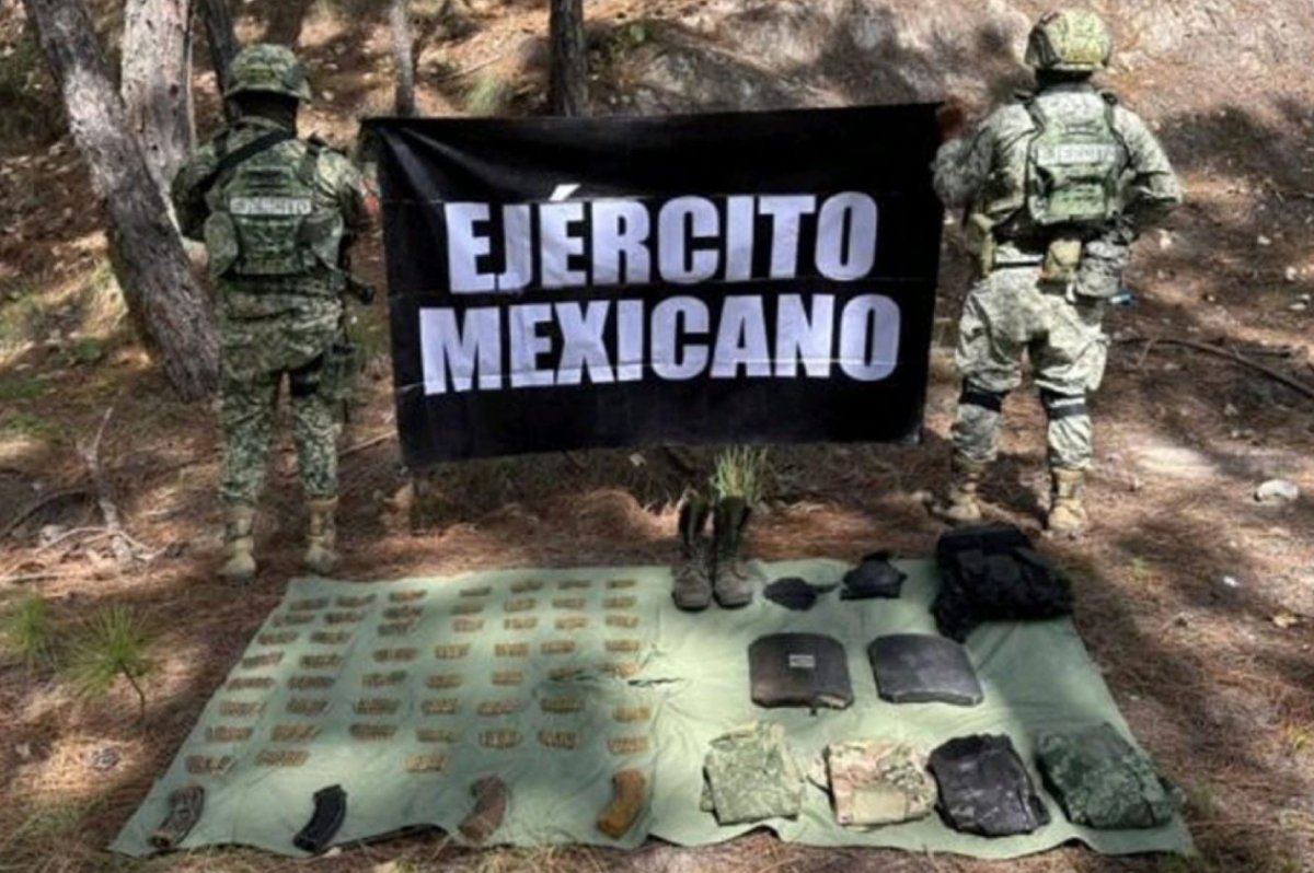 Ejército Mexicano asegura cargadores, cartuchos y equipo táctico en Concordia, Sinaloa