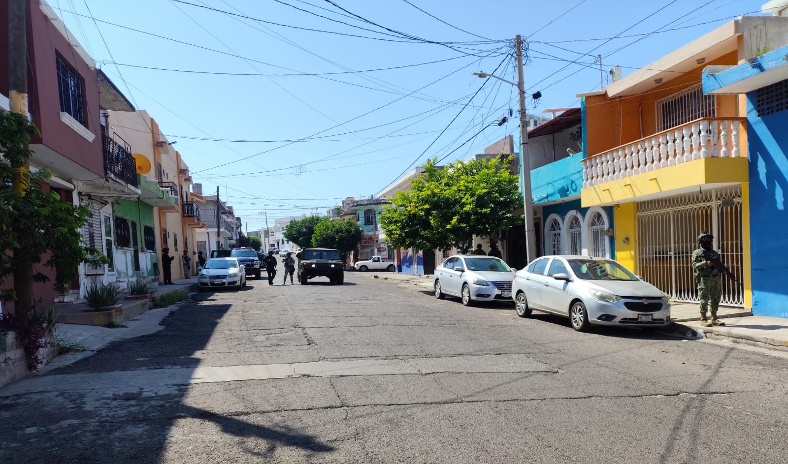 aseguran armas y droga en tres domicilios de mazatlan lugar