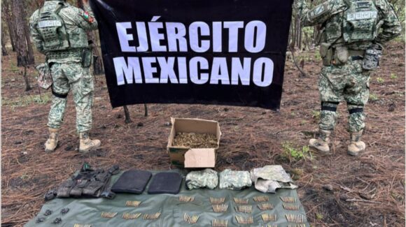 Aseguran cargadores, municiones y presunta mariguana en Concordia, Sinaloa