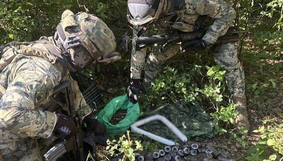Aseguran explosivos y cartuchos en operativo militar en Elota, Sinaloa