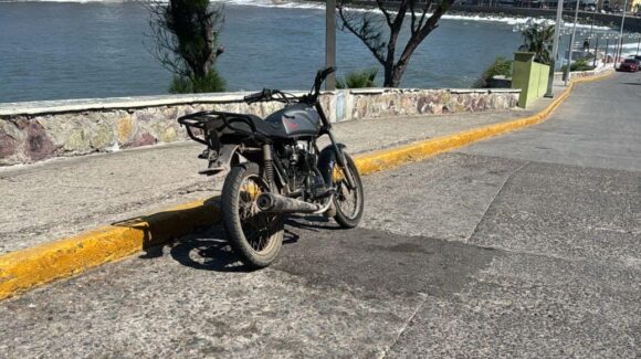 ¡Estaba estacionada! Recuperan moto robada en el Paseo del Centenario de Mazatlán, Sinaloa