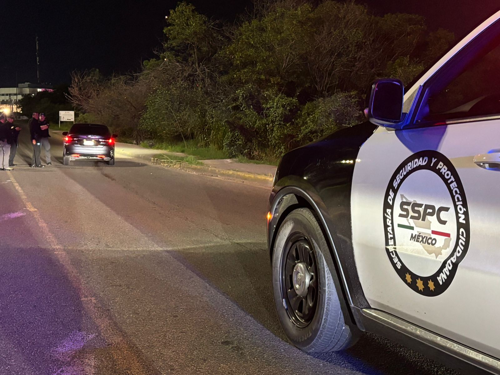 Aseguran vehículo tras persecución y disparos en el distribuidor vial del Infonavit Humaya, en Culiacán