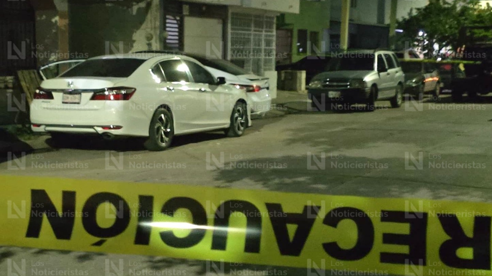 Cinta amarilla resguarda el lugar donde un hombre fue asesinado en el Infonavit Solidaridad, en Culiacán