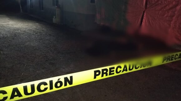 Atacan a balazos a un hombre y lo dejan sin vida afuera de vivienda en Recoveco, Mocorito, Sinaloa
