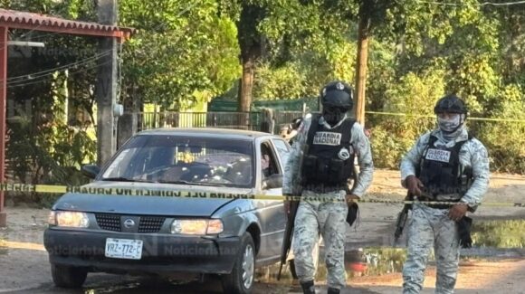 Ataque armado deja un muerto dentro de un Tsuru y al menos un herido en el sector Los Mezcales en Culiacán, Sinaloa