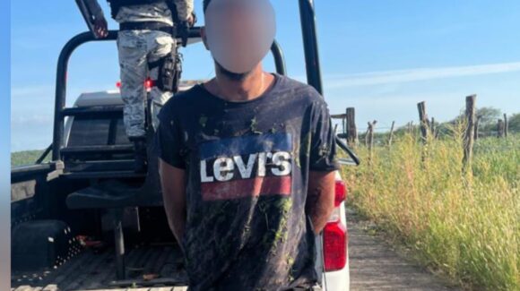 ¡Se lanza a un canal para escapar! Recuperan Cupra y detienen a presunto responsable en Culiacán, Sinaloa