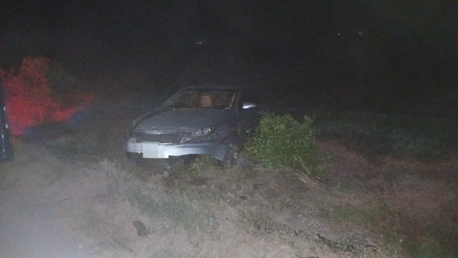 auto choca con arbotante en adolfo ruiz cortines guasave