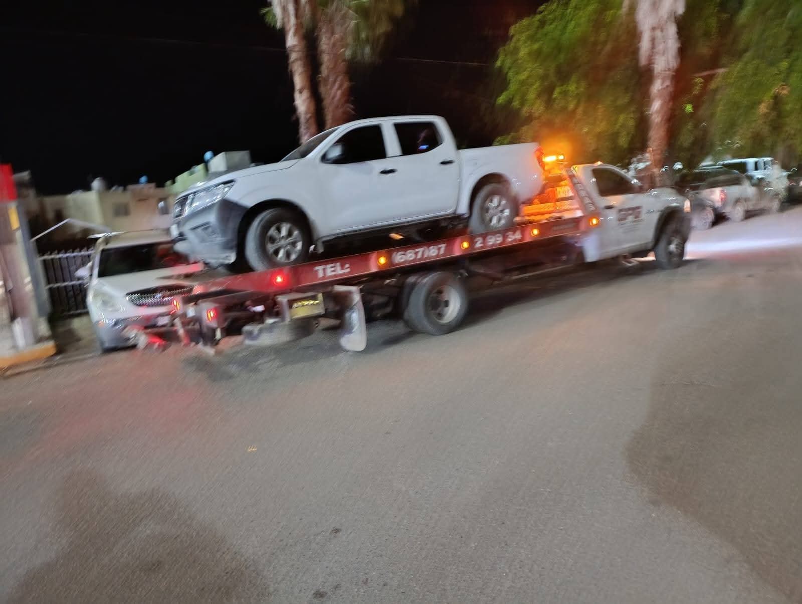 Carros arrastrados en Guasave