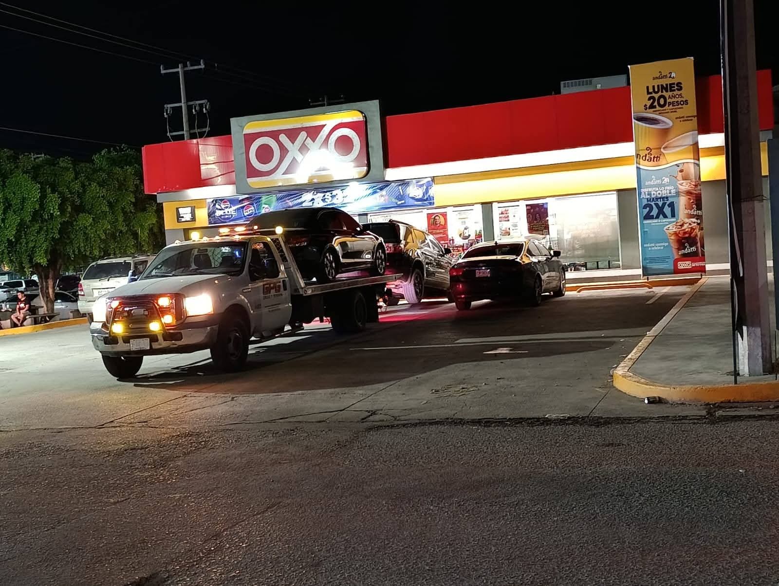 Carros arrastrados en Guasave
