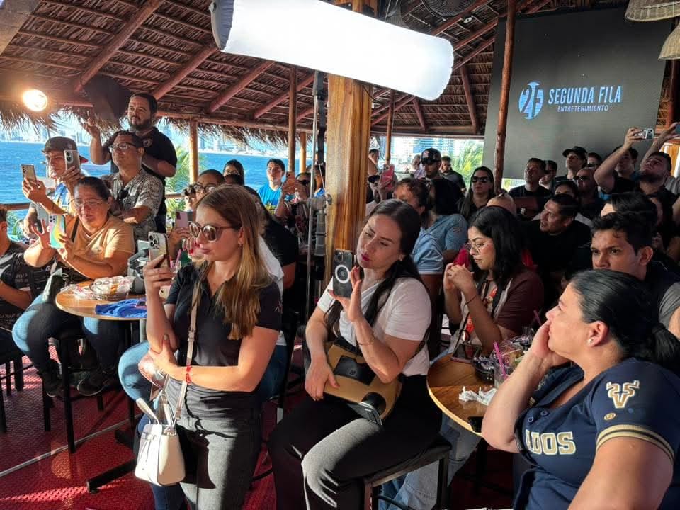Luis Ángel "El Flaco" y Max Peraza anuncian el Baile Revolucionario" en Mazatlán