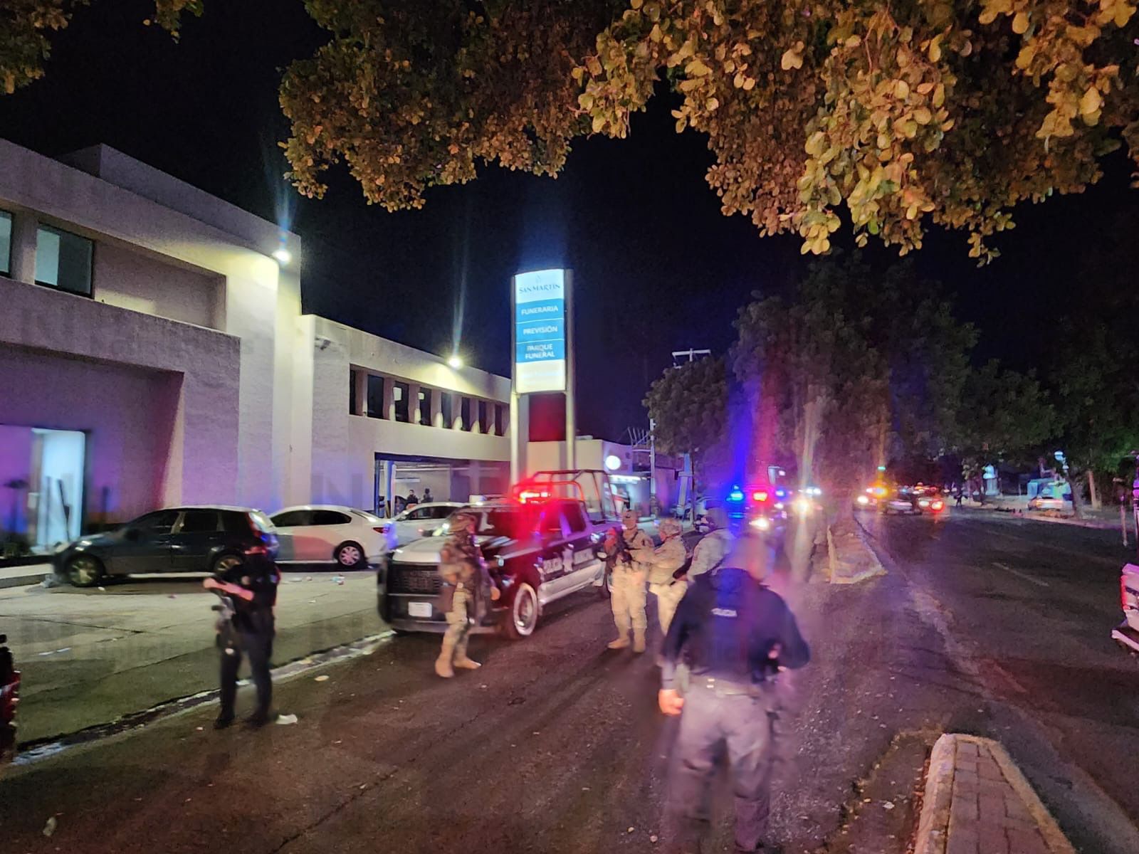 Tres heridos en ataque armado en funeraria en Culiacán