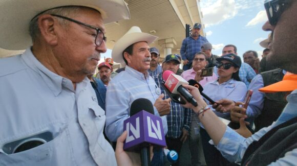 Sin avances ni diálogo con la federación, sigue bloqueo en Cuatro Caminos, Guasave, Sinaloa