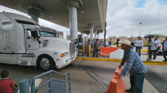 Comienzan las 72 horas de bloqueo carretero en Cuatro Caminos, Guasave, Sinaloa
