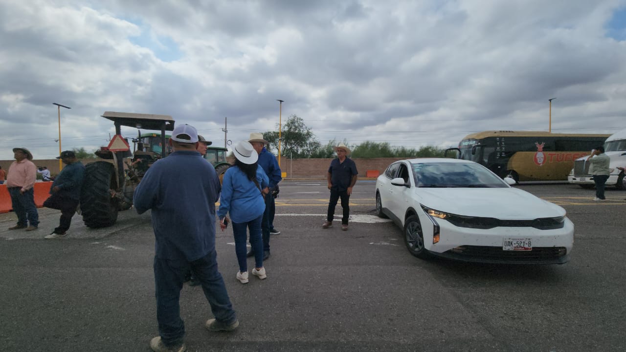 Comienzan las 72 horas de bloqueo carretero en Cuatro Caminos, Guasave, Sinaloa