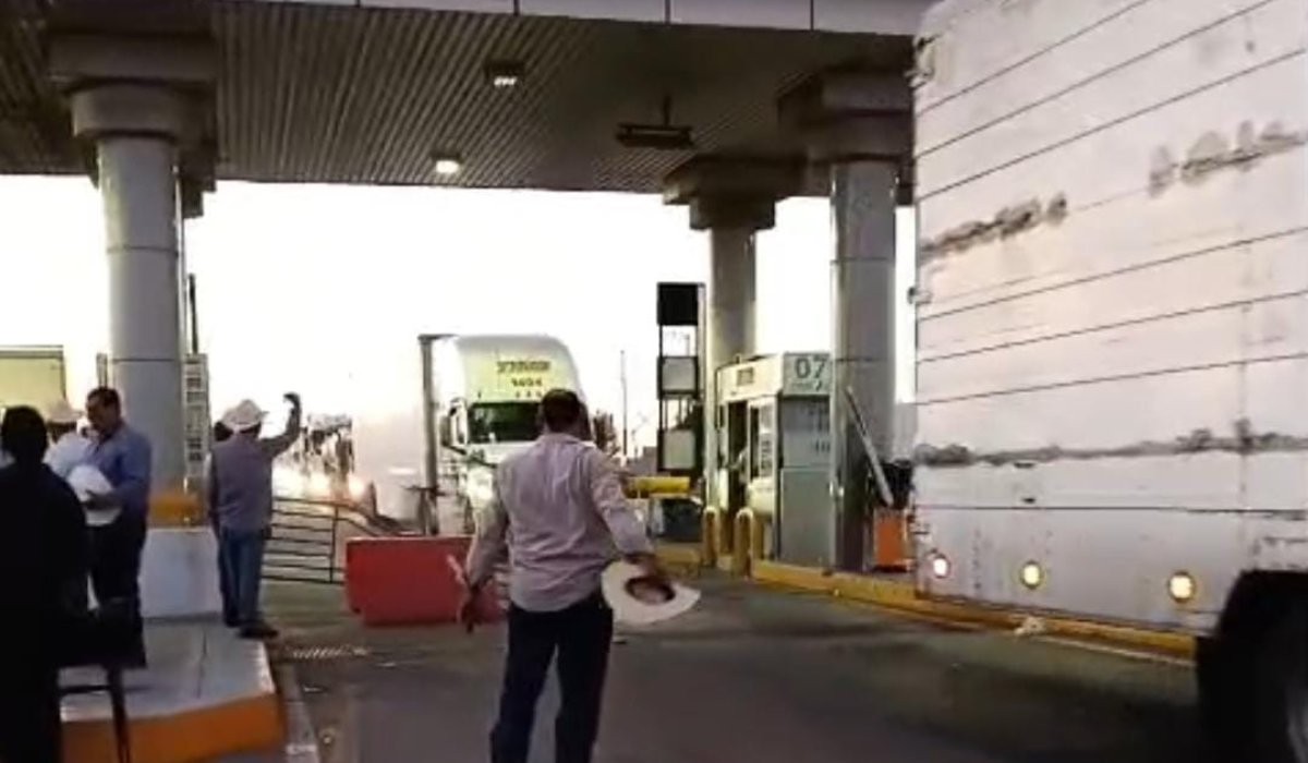 Bloqueo en caseta Cuatro Caminos, Guasave, Sinaloa