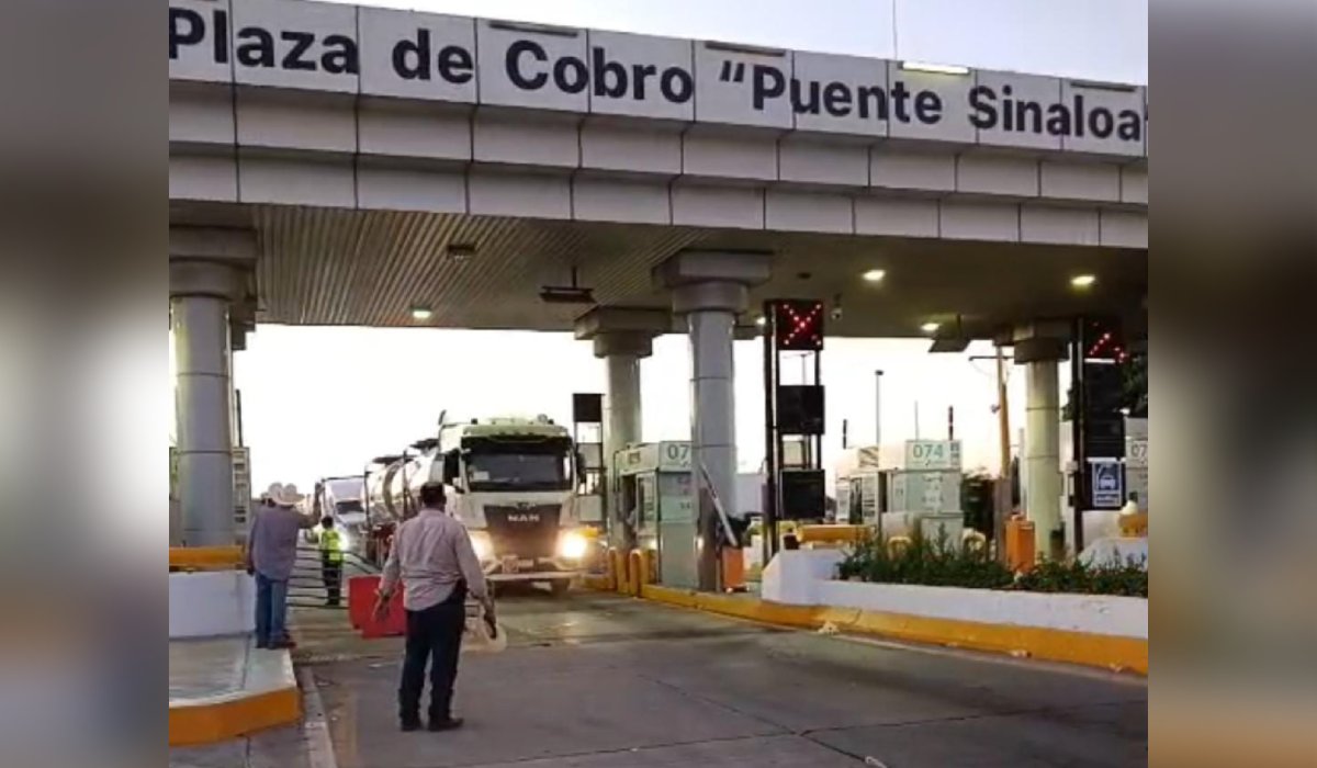 Bloqueo en caseta Cuatro Caminos, Guasave, Sinaloa