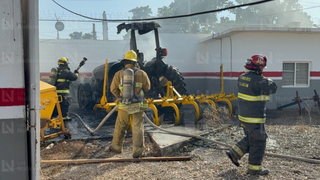Prenden fuego a una bodega de vehículos en Culiacán