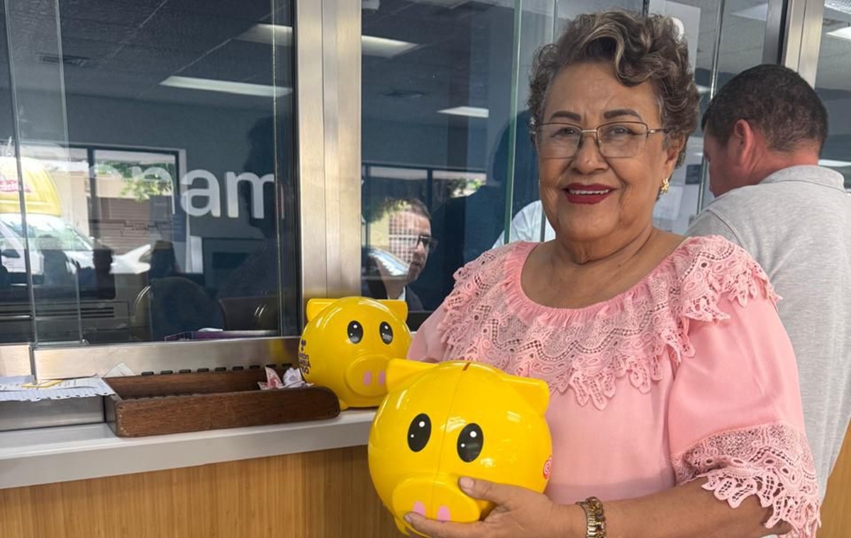 Depositan aportación de Rosario por el Boteo Teletón 2025
