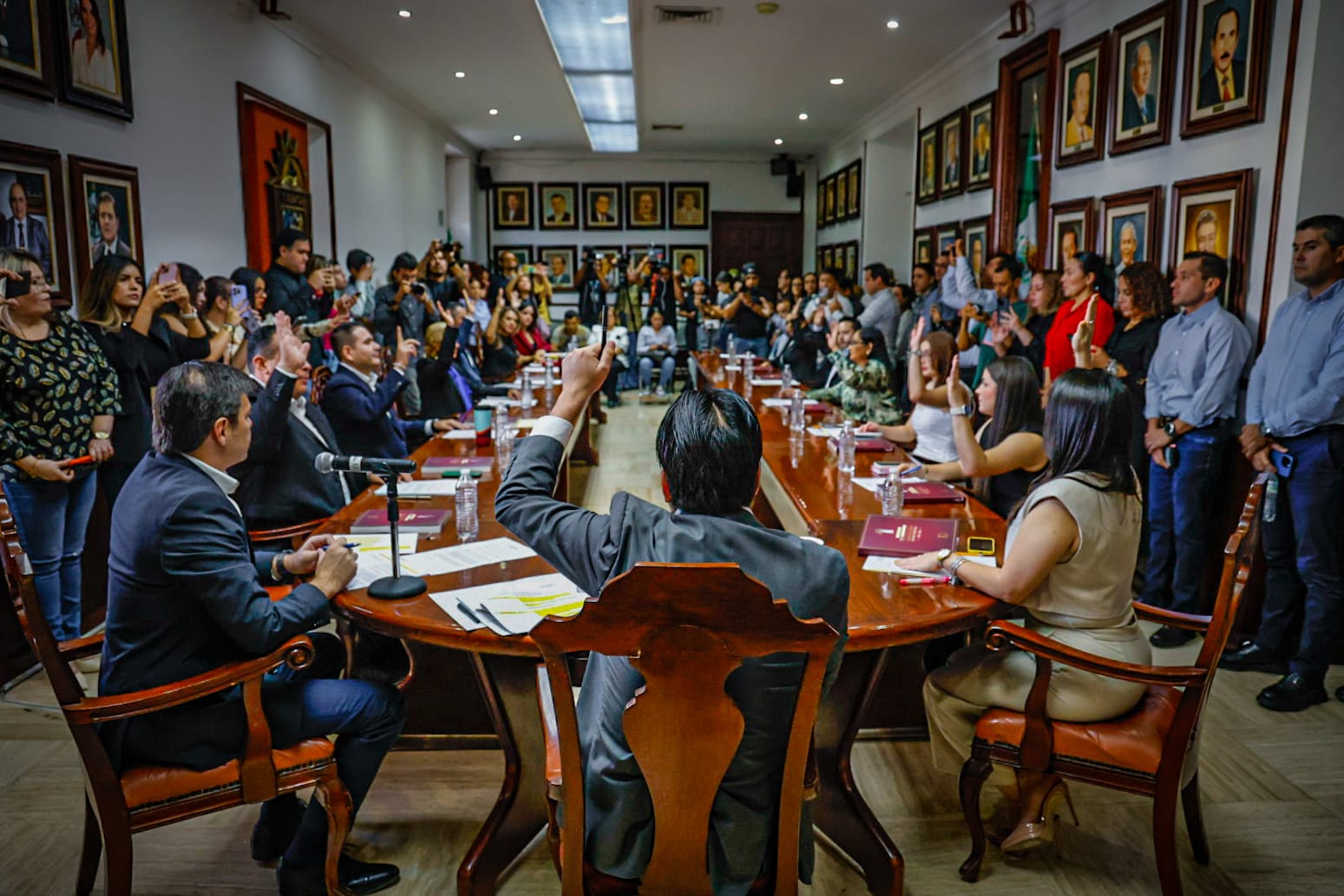 cabildo de culiacan en primer informe de labores de juan de dios games