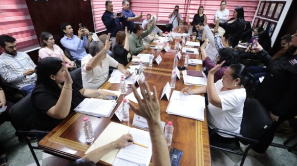 Aprueban cambio de uso de suelo en Guasave, Sinaloa, y Oficialía Mayor pide modificar tabulador de sueldos
