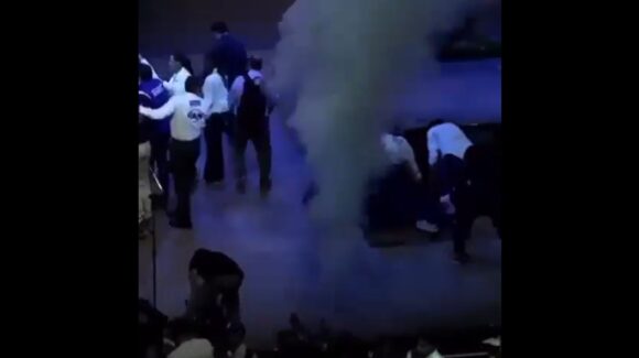 ¡Cae al agua! Maximiliano Cortázar termina empapado en evento de relanzamiento del PAN (video)