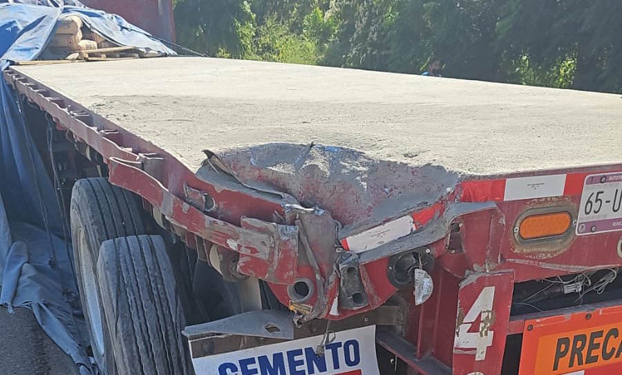 camion cargado de cemento arrollado en mazatlan por el tren