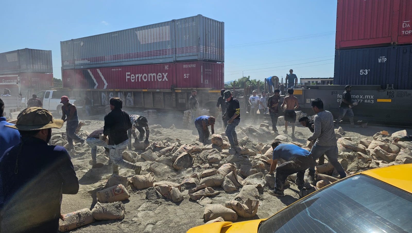camion cargado de cemento arrollado en mazatlan por tren