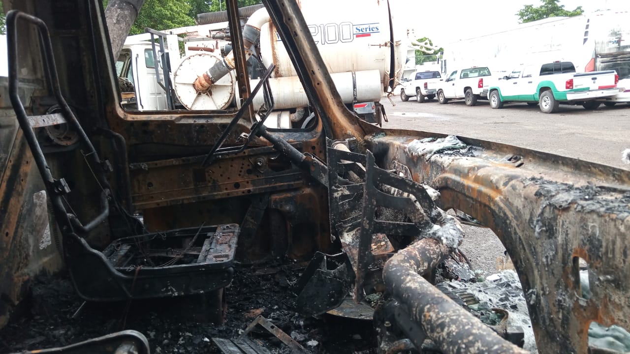 Camión de Jumapag incendiado en Guasave, Sinaloa