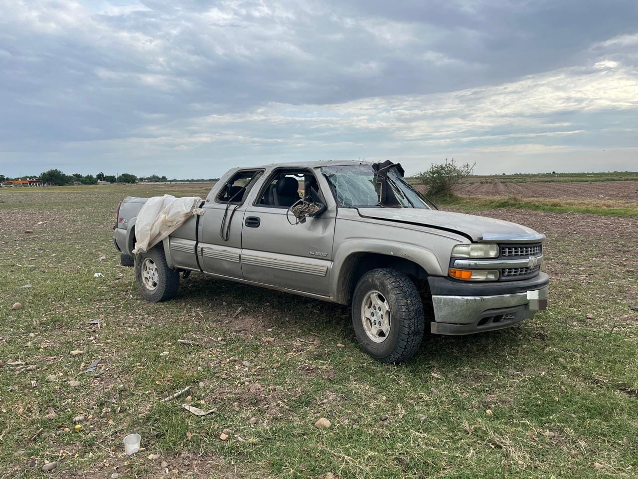 Camioneta abandonada en Bamoa, Guasave