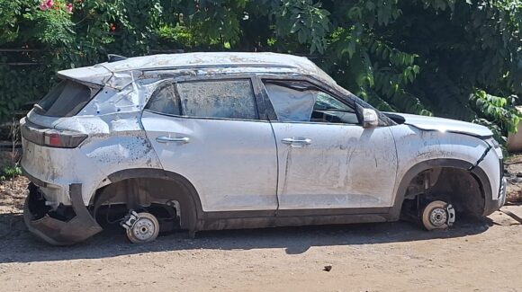 Recuperan camioneta robada y desmantelada en la Isla de la Piedra, Mazatlán, Sinaloa