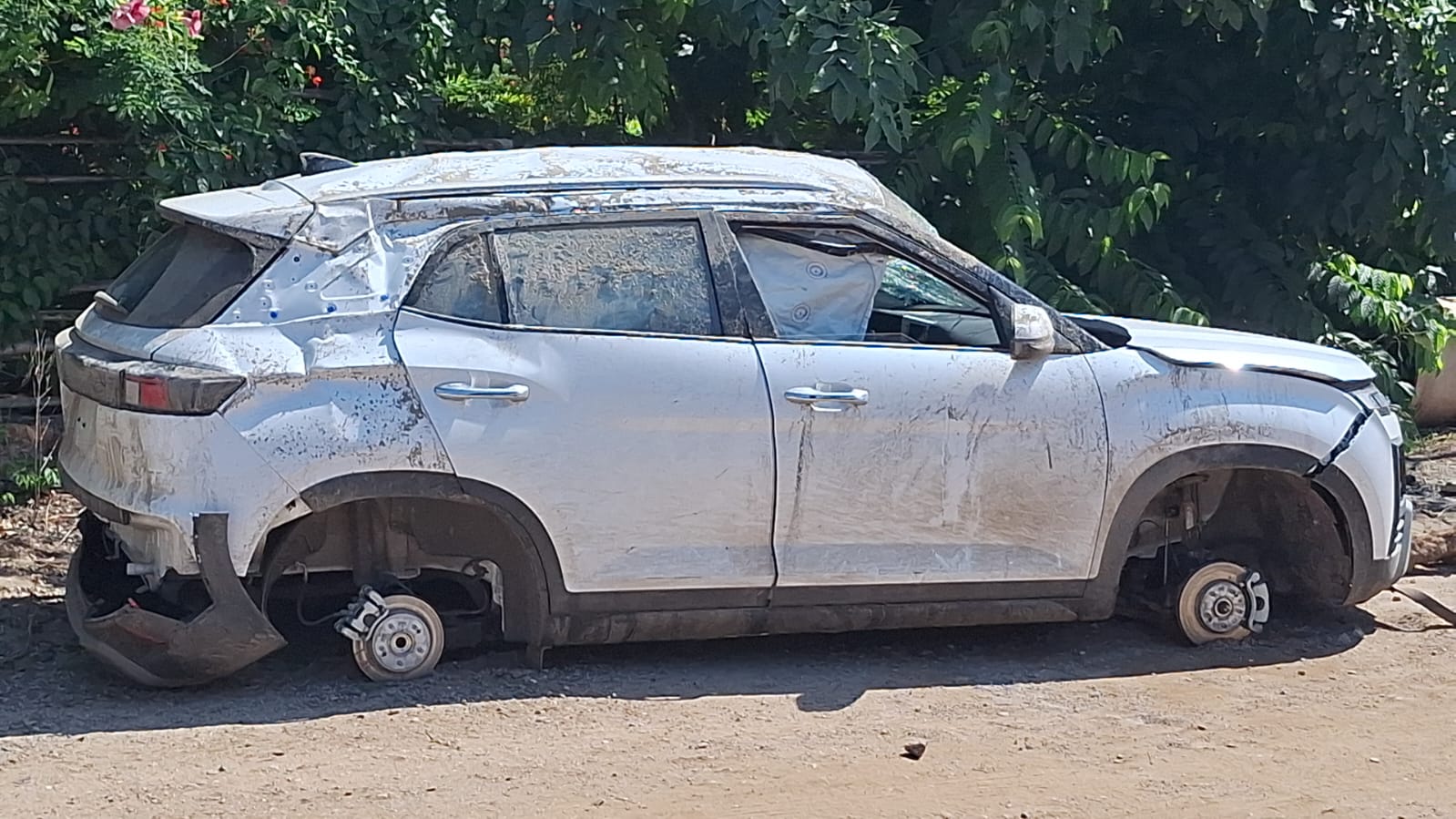 Camioneta asegurada en Isla de la Piedra, Mazatlán, Sin.