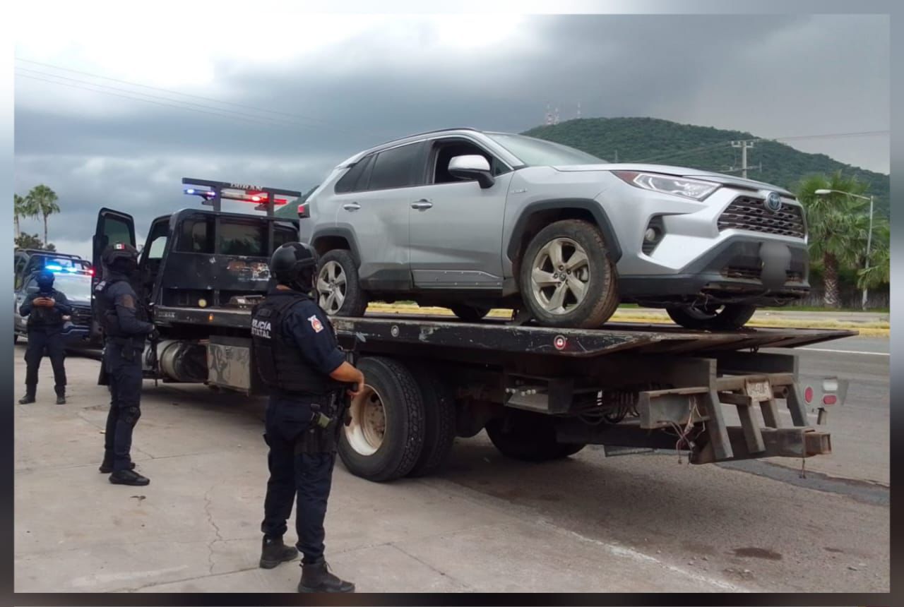 Recuperan camioneta con reporte de robo, en Culiacán